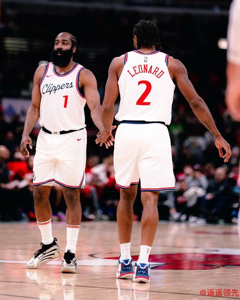 快船爆冷击败湖人！伦纳德哈登合砍42分，东契奇空砍32+11难救主